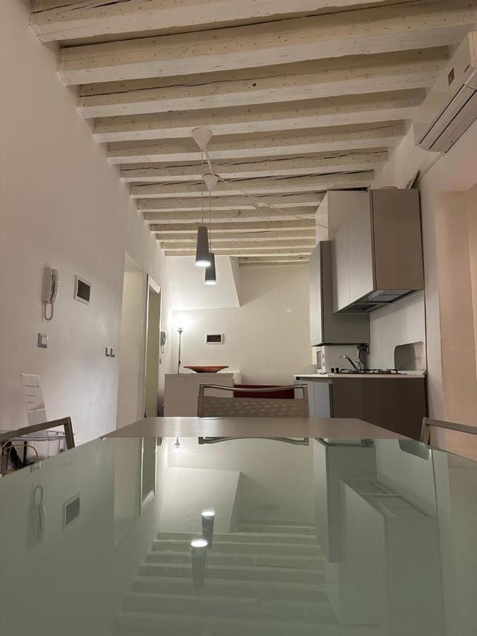Venetian Apartament